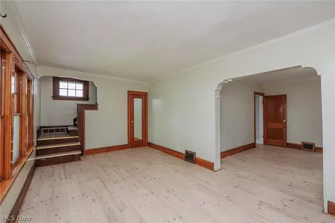 Living - 5157 Erwin St, Maple Heights, OH 44137 photo 5 of 5