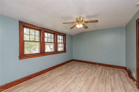 Bedroom - 5157 Erwin St, Maple Heights, OH 44137 photo 3 of 8