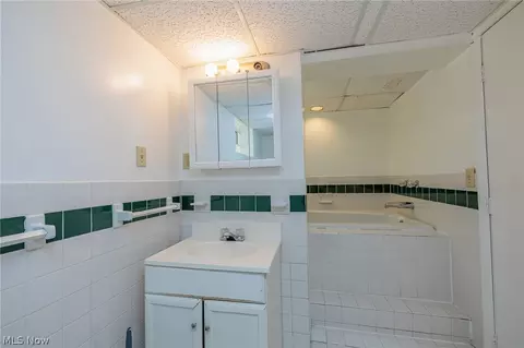 Bath - 5157 Erwin St, Maple Heights, OH 44137 photo 2 of 3