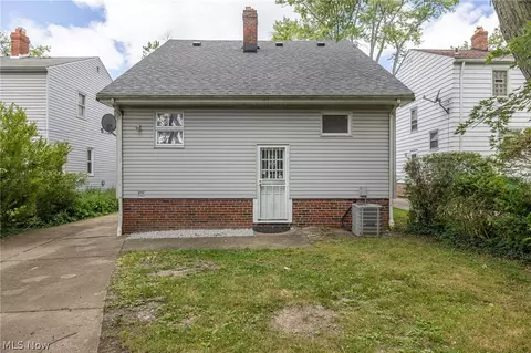 Exterior - 5157 Erwin St, Maple Heights, OH 44137 photo 2 of 4