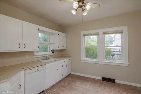 Kitchen - 5157 Erwin St, Maple Heights, OH 44137 photo 2 of 2