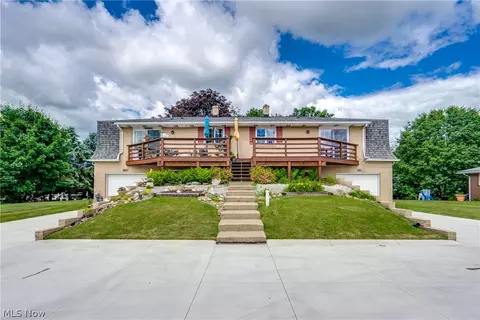 13143 Kaufman Ave NW, Hartville, OH 44632