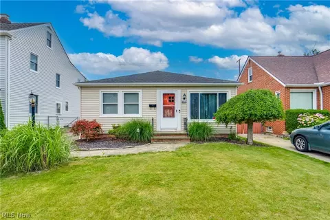 6415 Pelham Dr, Cleveland, OH 44129
