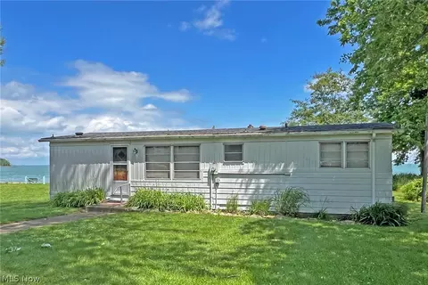 206 Johanna Ln, Kelleys Island, OH 43438