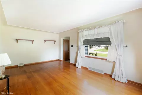 207 Smithfield St, Struthers, OH 44471 photo 6