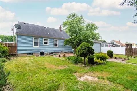 207 Smithfield St, Struthers, OH 44471 photo 32