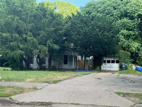 251 Oakdale Ave, Akron, OH 44302