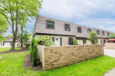 601 Tollis #601, Broadview Heights, OH 44147