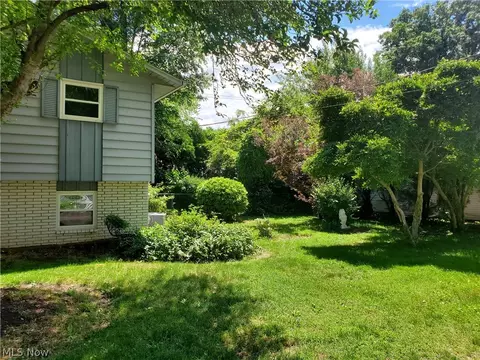 5681 Beech Dr, Mentor On The Lake, OH 44060 photo 4