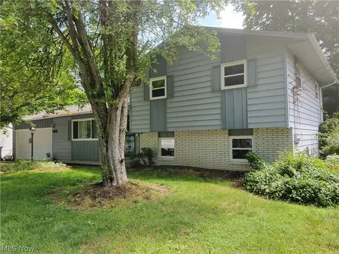 5681 Beech Dr, Mentor On The Lake, OH 44060