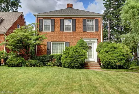 2758 Lakeview Ave, Rocky River, OH 44116