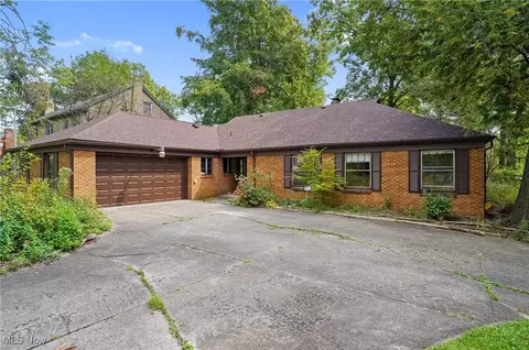 2009 Guadalupe Ave, Youngstown, OH 44504