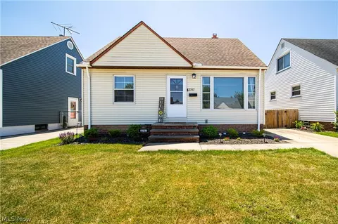 2707 Stanfield Dr, Parma, OH 44134
