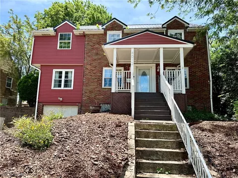 4012 Palisades Dr, Weirton, WV 26062
