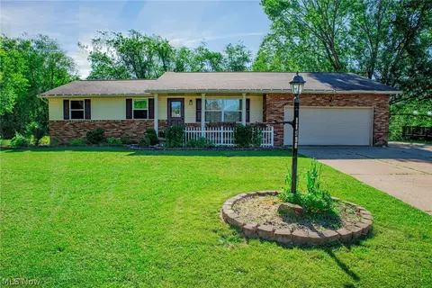 11532 Lela Ave NW, Uniontown, OH 44685