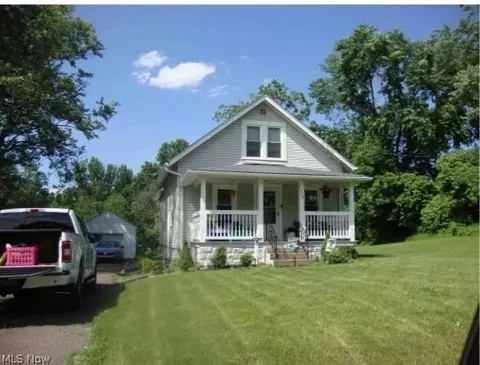 920 Ewart, Akron, OH 44312