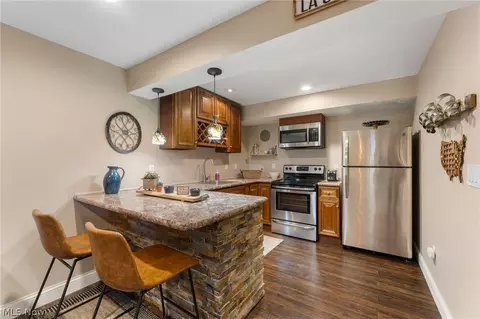 Kitchen - 17400 Creekside St, Lagrange, OH 44050 photo 6 of 10