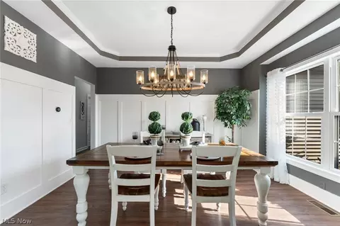 Dining - 17400 Creekside St, Lagrange, OH 44050 photo 2 of 4