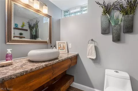 Bath - 17400 Creekside St, Lagrange, OH 44050 photo 5 of 7