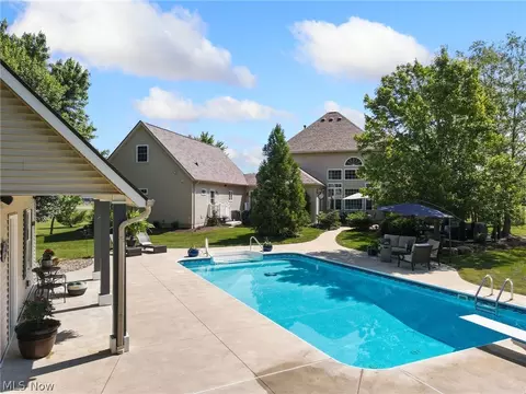 Exterior - 17400 Creekside St, Lagrange, OH 44050 photo 3 of 7