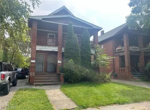 3529 W 100th St, Cleveland, OH 44111