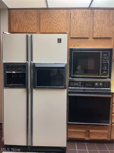 Kitchen - 1944 Pine Dr, Kent, OH 44240 photo 2 of 4