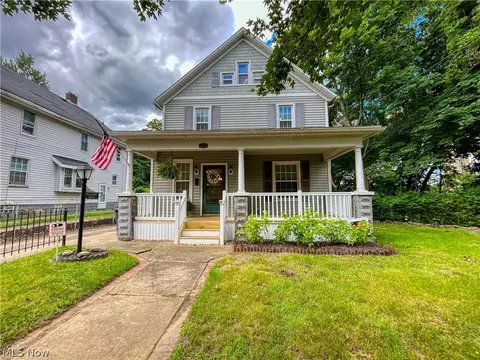 102 Charles St, Akron, OH 44304
