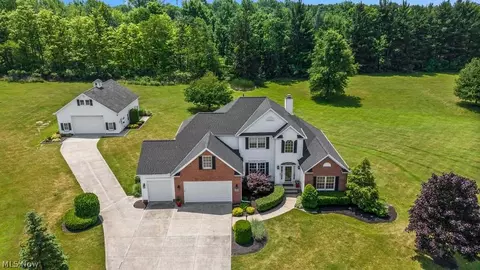 13815 Marlin Dr, Chardon, OH 44024