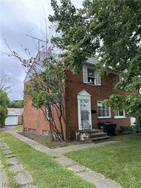 231 E 250 St, Euclid, OH 44132