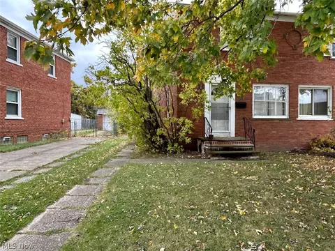 231 E 250 St, Euclid, OH 44132 photo 2