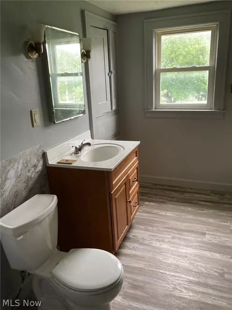 51 E Mapledale Ave, Akron, OH 44301 photo 12