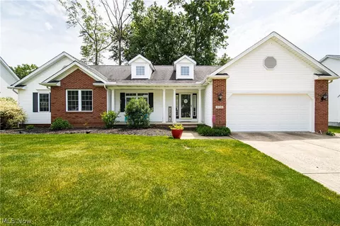 38700 N Bay Dr, Willoughby, OH 44094