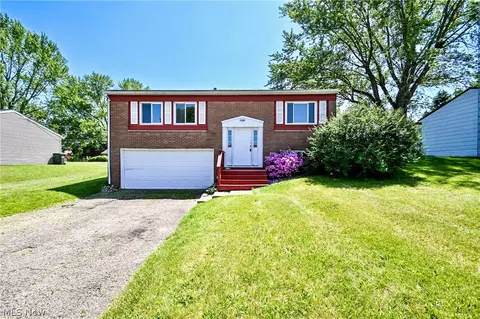 2909 Chippendale St NW, Massillon, OH 44646