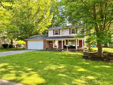 32649 Surrey Ln, Avon Lake, OH 44012