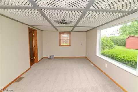 87 Overlook Blvd, Struthers, OH 44471 photo 14