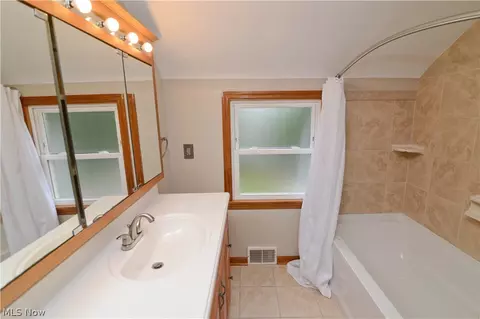 87 Overlook Blvd, Struthers, OH 44471 photo 23