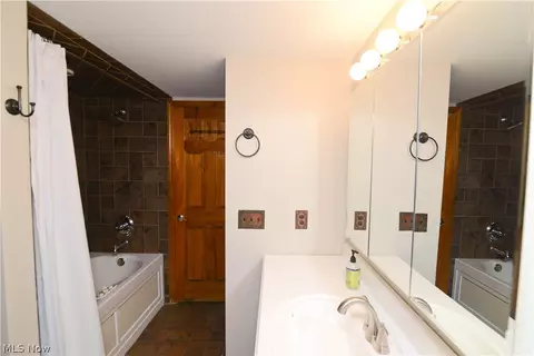 87 Overlook Blvd, Struthers, OH 44471 photo 35