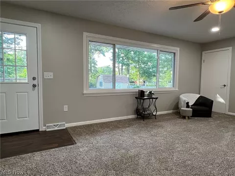 633 Sycamore St, Elyria, OH 44035 photo 9