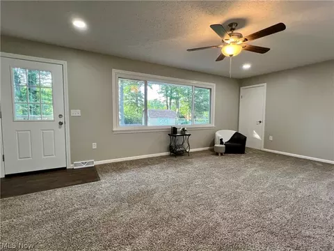 633 Sycamore St, Elyria, OH 44035 photo 8