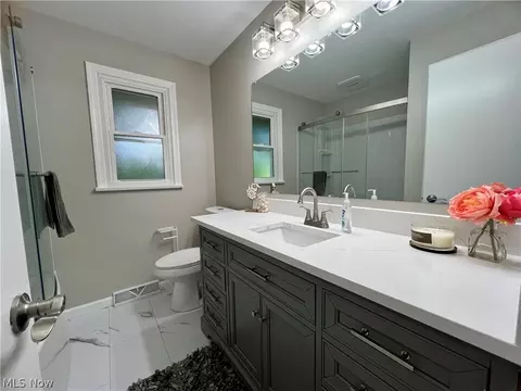 633 Sycamore St, Elyria, OH 44035 photo 12
