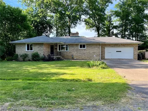 633 Sycamore St, Elyria, OH 44035