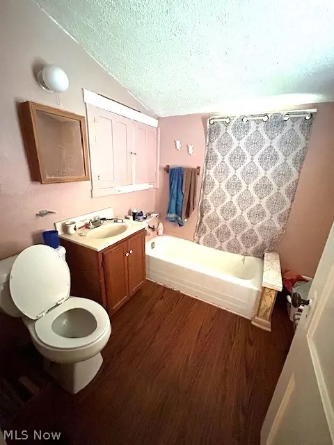 Bath - 1240 Ford Ct NW, Canton, OH 44708 photo 1 of 1