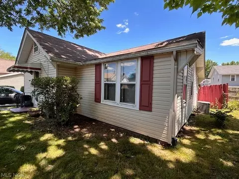 Exterior - 1240 Ford Ct NW, Canton, OH 44708 photo 2 of 3