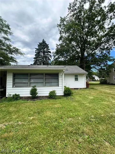 Exterior - 2524 W 9th St, Ashtabula, OH 44004 photo 3 of 3