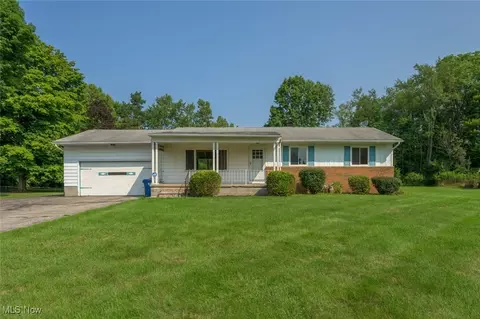 395 Janes Ln, Macedonia, OH 44056