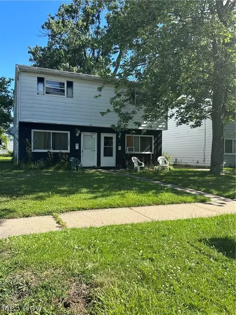 1623 E 33rd St, Lorain, OH 44055