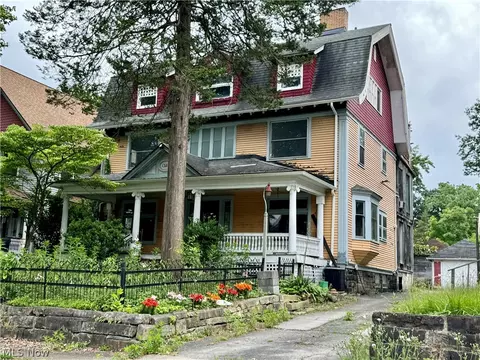 1328 Elm St, Youngstown, OH 44505