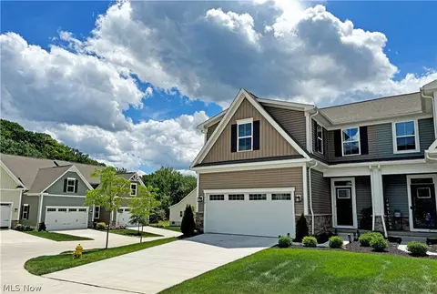 1610 Mud Brook Ln, Akron, OH 44313