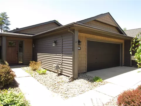 13508 Suncrest Ct, Strongsville, OH 44136