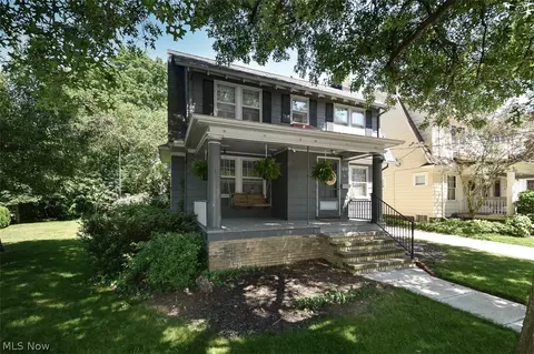 1051 Lakeland Ave, Lakewood, OH 44107